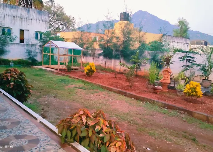 Aadhya Guest House